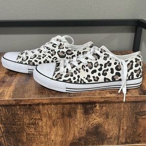 Everglade Leopard sneakers-  Size 10